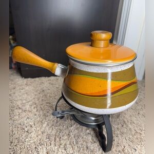 Enamel Fondue Pot/Saucepan with Wooden Handle
Vintage 70’s